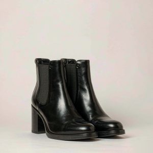 Wren Chelsea Ankle Boot — Boots by Shuidu